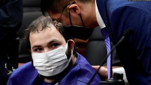 Tersangka Penembakan Colorado Lulus Pemeriksaan Pembelian Senjata Legal