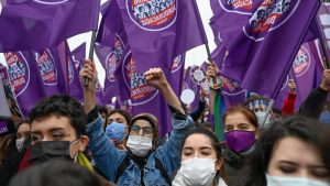 Ribuan Orang Protes Mundurnya Turki dari Piagam Perempuan