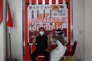 Anggota DPRD Landak Jalani Vaksinasi Tahap Dua, Oktapius : Masyarakat Jangan Takut Divaksin