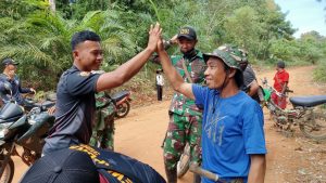 Akrab dengan Warga, Satgas TMMD 110 Kodim 1201 Intensifkan Komsos