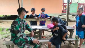 Satgas TMMD 110 Kodim 1201 Ajari Siswa Membaca