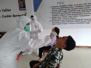 Jelang Pelaksanaan Wisuda Panitia dan Wisudawan STKIP Pamane Talino Kembali di Swab