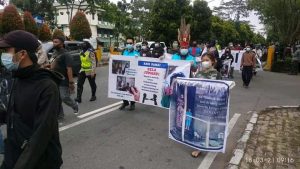 Aksi Damai Aliansi Mahasiswa, FRKP, dan Masyarakat Sambas di Mapolda Kalbar dan Kajati