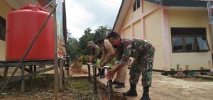Jadi Contoh, Satgas TMMD 110 Kodim 1201 Selalu Patuhi Prokes