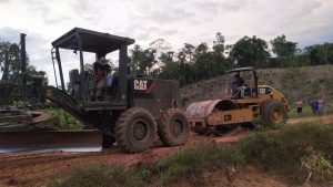 Percepat Pembangunan, Satgas TMMD 110/ Kodim 1201 Kerahkan Dua Alat Berat Sekaligus