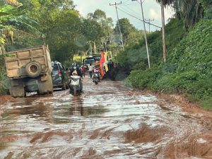 Jalan Sekadau-Rawak Rusak Parah, Pemprov Diminta Perhatikan
