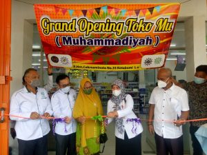 Kadis Koperasi dan UMKM Resmikan Toko-Mu Pertama di Lampura