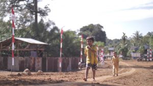 Begini Kecerian Anak-anak Bermain, di Jalan Baru yang Dibuka Satgas TMMD
