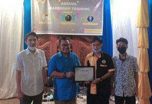Leadership Training untuk Calon Warga Asrama Mahasiswa Kayong dan Ketapang