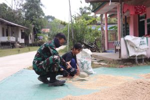Senyum Merona Anak Remaja Saat Pelaksanaan TMMD Ke-110