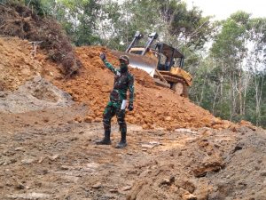 Satgas TMMD Beri Arahan Operator Alat Berat