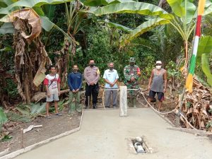 Satgas TMMD Ke-110 Kodim 1206/PSB Bersama Warga Menyelesaikan Pembuatan Keran Air Bersih