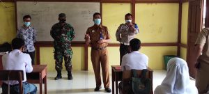 Satgas TMMD 110 Kodim Putussibau Beri  Wawasan Kebangsaan SMPN 01  Pengkadan