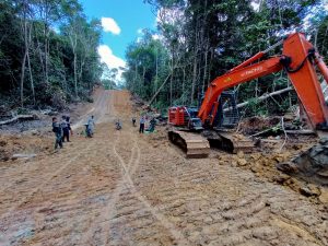 Babinkamtibmas Aktif Dalam Program  Tmmd ke 110 Kodim 1206/Putussibau