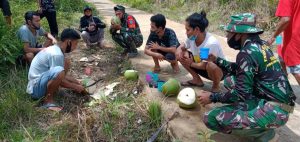 Satgas TMMD dan Masyarakat Selalu Akrab