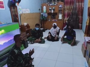 Orang Tua Asuh,Jadi Keluarga Baru Anggota Satgas TMMD ke 110 Kodim 1206/PSB