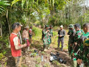 Ransum TNI Jadi Cemilan di TMMD ke 110 Kodim 1206/PSB