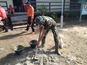 Satgas TMMD Kodim 1206/PSB Membantu Pengecoran Tempat Sampah