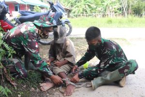 Sentuhan Bahasa Komsos Satgas TMMD Ke 110 Kodim 1206/PSB Peduli Penderita ODGJ