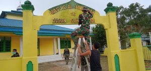 Jelang Isra’ Mikra’Satgas Tmmd 110 Putussibau Per Indah Masjid