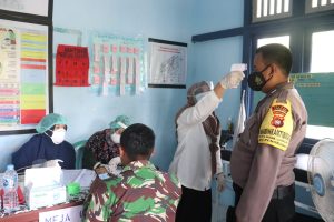Satgas TMMD ke-110 Melaksanakan Rapid Test Bersama Anggota Polri