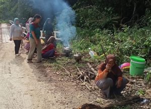 Satgas TMMD ke 110 Kodim 1206/PSB Karbak, Dapat Dukungan Dari Ibu – Ibu