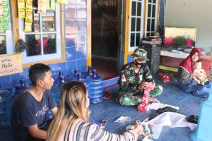 Satgas TMMD Ke 110 Ingatkan Pemilik Warung Untuk Jaga Prokes Covid-19