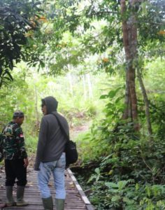 Harum Bunga Durian ,Satgas TMMD-110 Putussibau  Berkah Bagi  Masyarakat