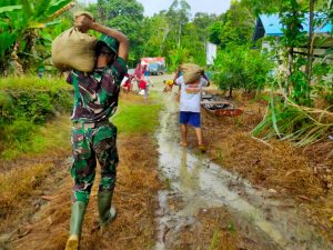 Berat Sama Di Pikul Semboyan Satgas TMMD 110 Putussibau Bersama Masyarakat