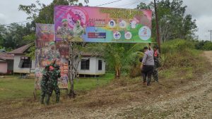 Pedulikan Masyarakat Satgas TMMD 110 Putussibau Pasang Himbauan COVID -19