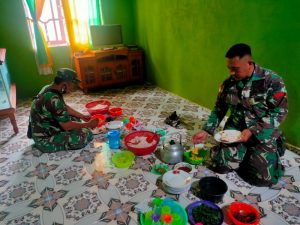 Santap Kulat Basi  Satgas  TMMD 110 Putussibau  Masjid Almubarrak