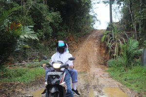Anak Sekolah Rasakan Manfaat Jalan Yang Dibangun TMMD Ke 110 Kodim 1206/PSB
