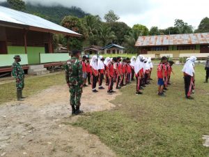 Satgas TMMD Kodim 1206/PSB Ajari Anak Anak PBB Di Sekolah
