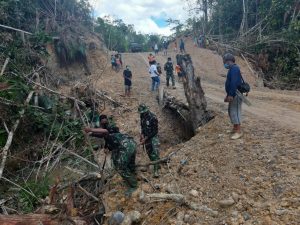 Satgas TMMD Ke 110 Pembersihan Gorong Gorong dan Jalan Bersama Masyarakat