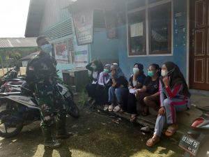 Satgas TMMD Ke -110 Kodim 1206/Psb Senyum Sapa Dengan Ibu Desa Beringin