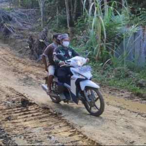Menyadik Melintas Satgas    TMMD 110 Putussibau Tuntaskan Jalan
