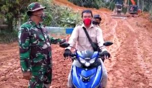 Masyarakat  Bangga  Pengerjaan Jalan Satgas TMMD 110 Putussibau Sudah  Tuntas