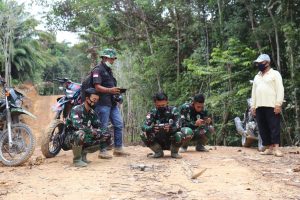 Di Balik Suksesnya Program TMMD Ke 110 Kodim 1206/PSB, Ada Perjuangan Tim Penerangan Kodim Yang Setiap Harinya Meliput Kegiatan