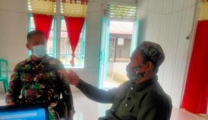 Sebelum Pulang  ,Satgas TMMD 110 Putussibau  Warga  Patuhi Protokol Kesehatan