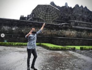 Kunjungi Candi Borobudur, Foto Selfie Nadiem Makarim Jadi Perhatian