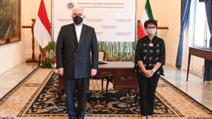 Bertemu di Jakarta, Menlu RI dan Iran Bahas Isu Ekonomi & Kesehatan