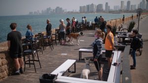 Warga Israel Hormati Korban Holocaust di Tengah Pandemi