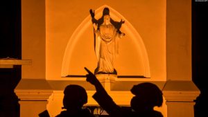 Gereja-Gereja di Indonesia Dijaga Ketat selama Paskah
