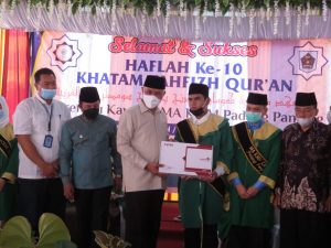 128 Orang Penghafal Alquran di Berikan Sertifikat, Mahyeldi Minta Pondok Pesantren di Sumbar Terus Lahirkan Para Tahfiz Al-Qur’an