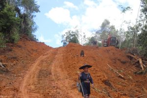 Belum Usai Di Kerjakan, Warga Mulai Menikmati Keindahan Jalan TMMD Ke 110 Kodim 1206/PSB