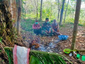 Obrolan Santai Bersama Warga di Lokasi TMMD Ke 110 Kodim 1206/PSB