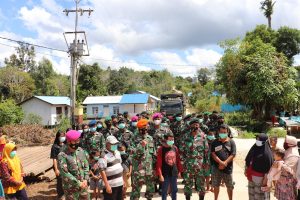 Perpisahan Warga Dan Anggota Satgas TMMD 110 Kodim 1206/PSB Berlangsung Di Dusun Tintin Kemantan