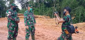 Pantang Pulang sebelum Kabar Melayang, Inilah Semangat Tim Penerangan Kodim 1206/PSB di Program TMMD 110