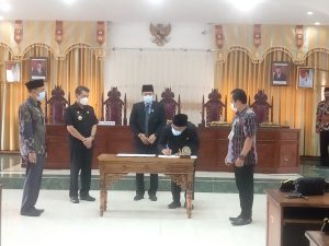 DPRD Sekadau Umumkan Bupati dan Wabup Sekadau Terpilih Hasil Pilkada 2020