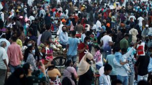 Virus Corona Melonjak, Mumbai Lockdown